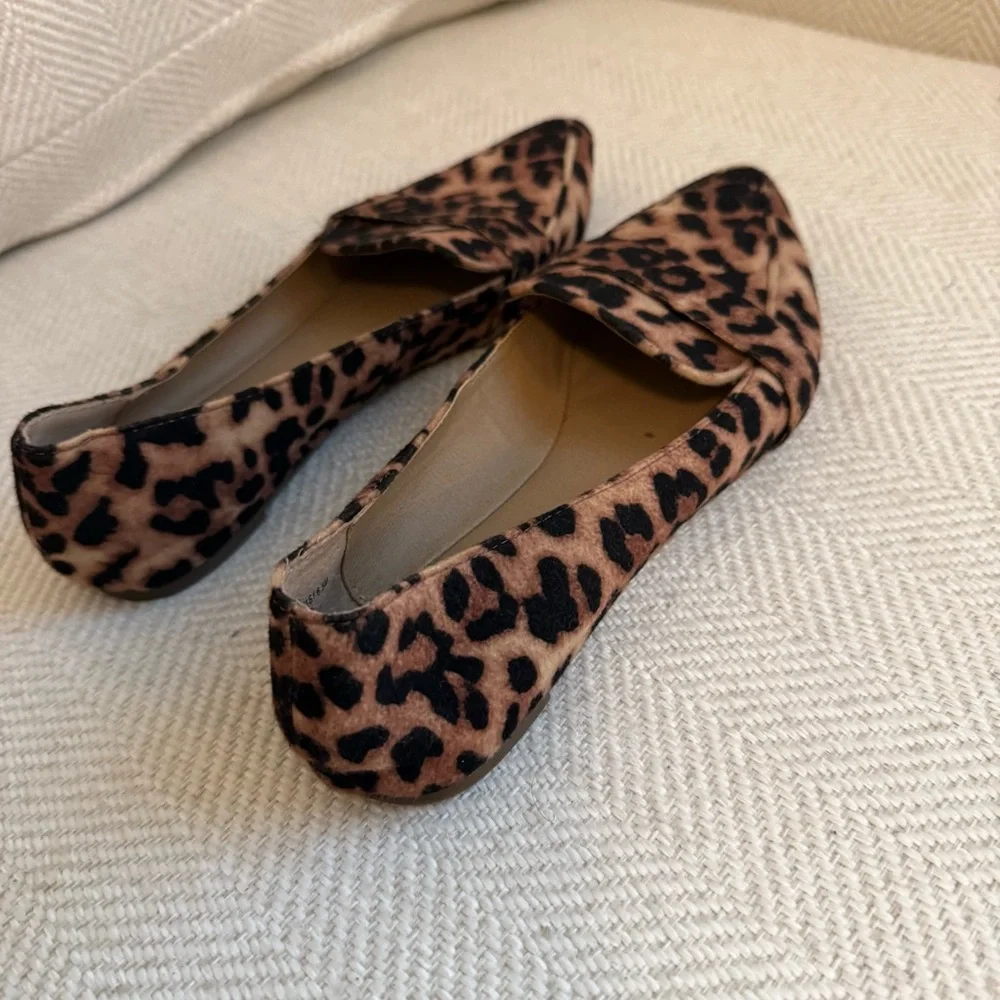Steve Madden Pointed Toe Animal Print Loafers Size 6.5 - Picture 2 of 5